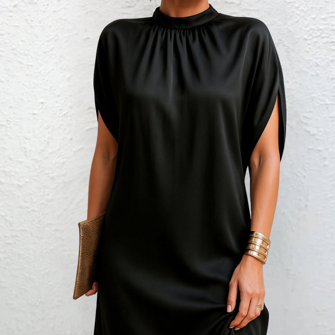 Robe Élégante En Satin Qui Met En Valeur Le Corps