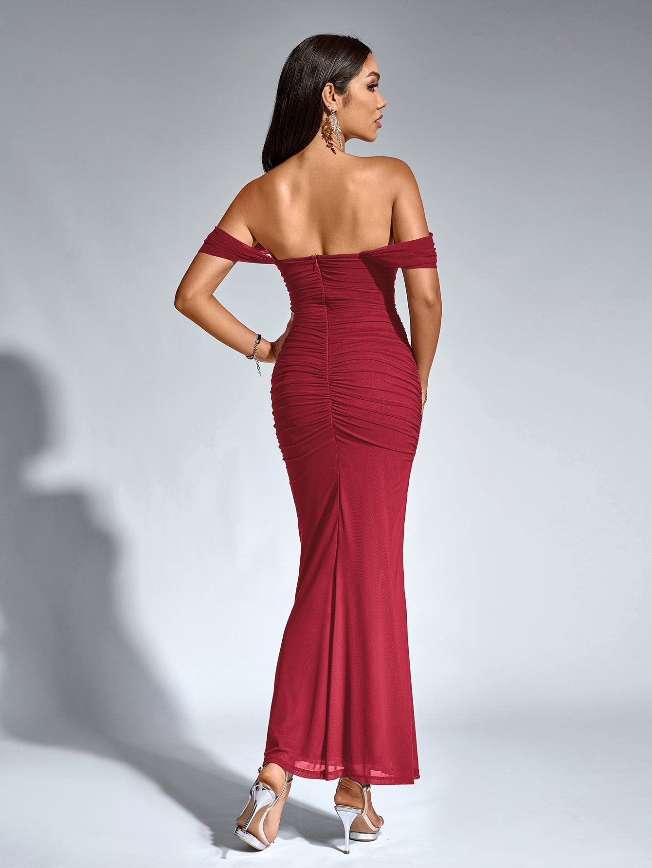 Robe À Épaules Dénudées, Froncée & Zippée Dans Le Dos