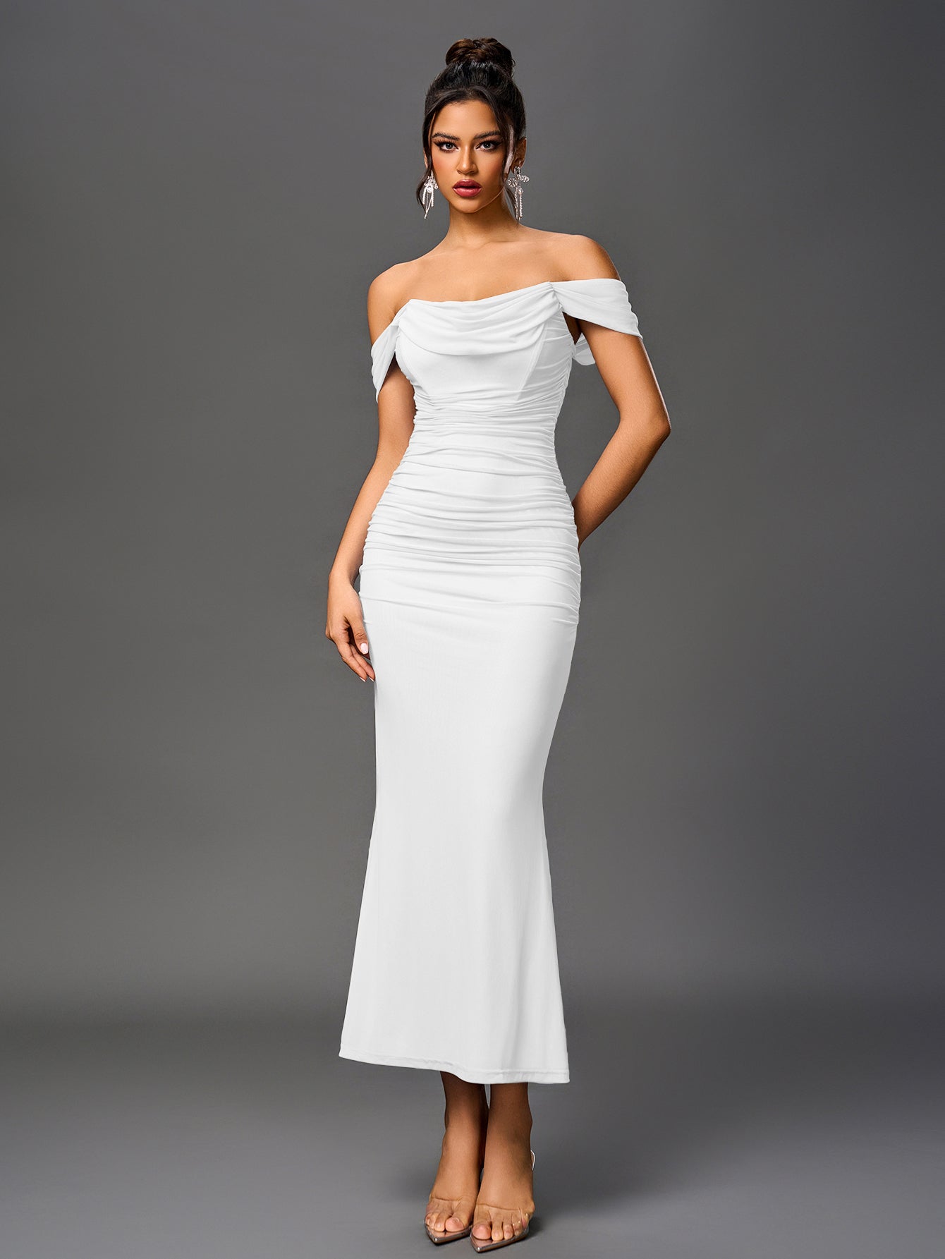 Robe À Épaules Dénudées, Froncée & Zippée Dans Le Dos