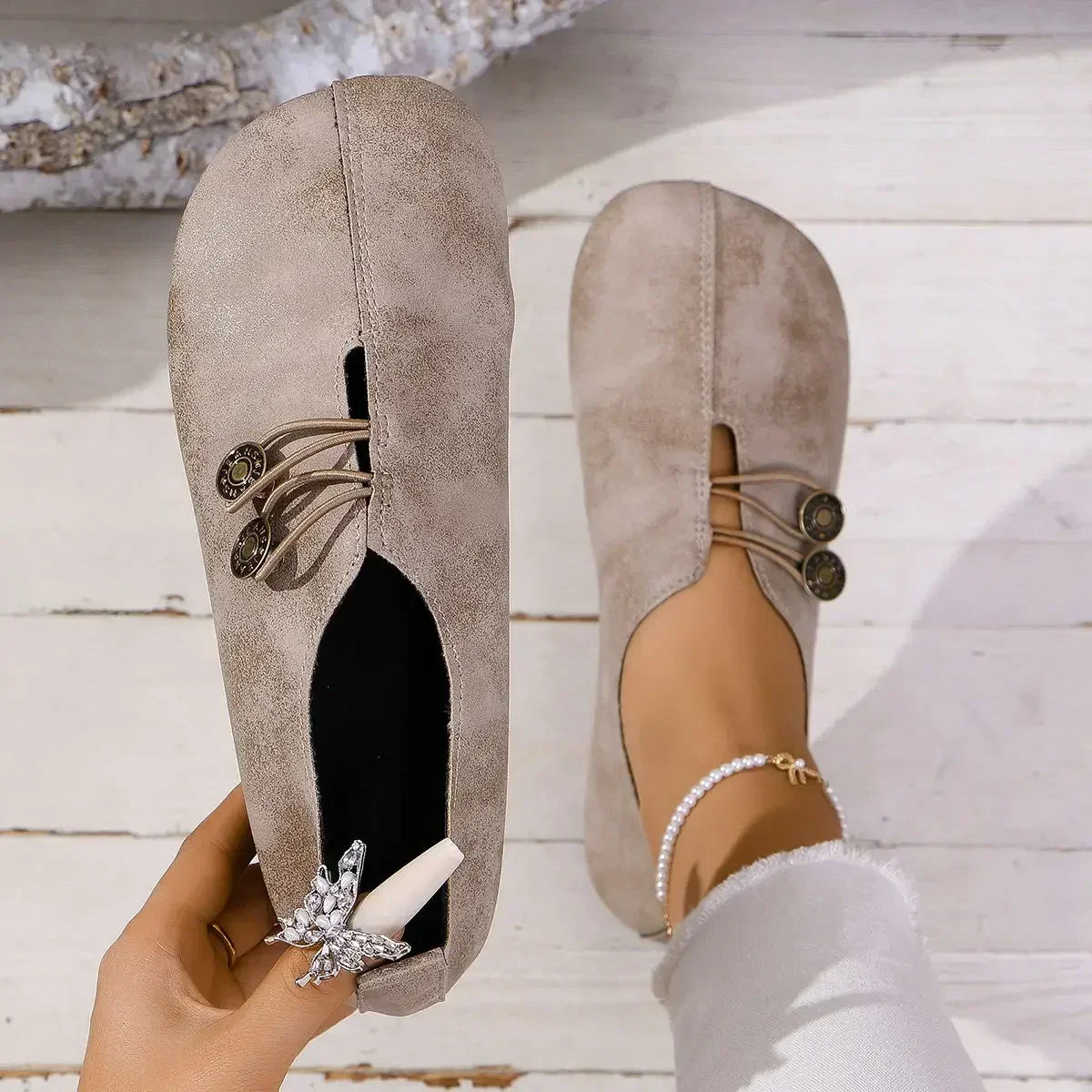 Mocassins Boutonnés En Daim Pour Femme
