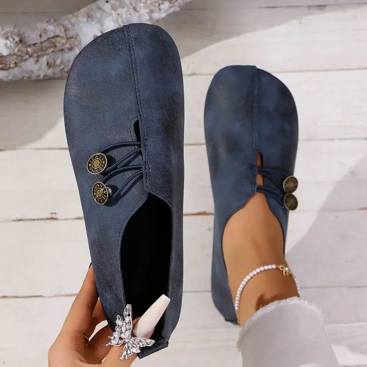Mocassins Boutonnés En Daim Pour Femme