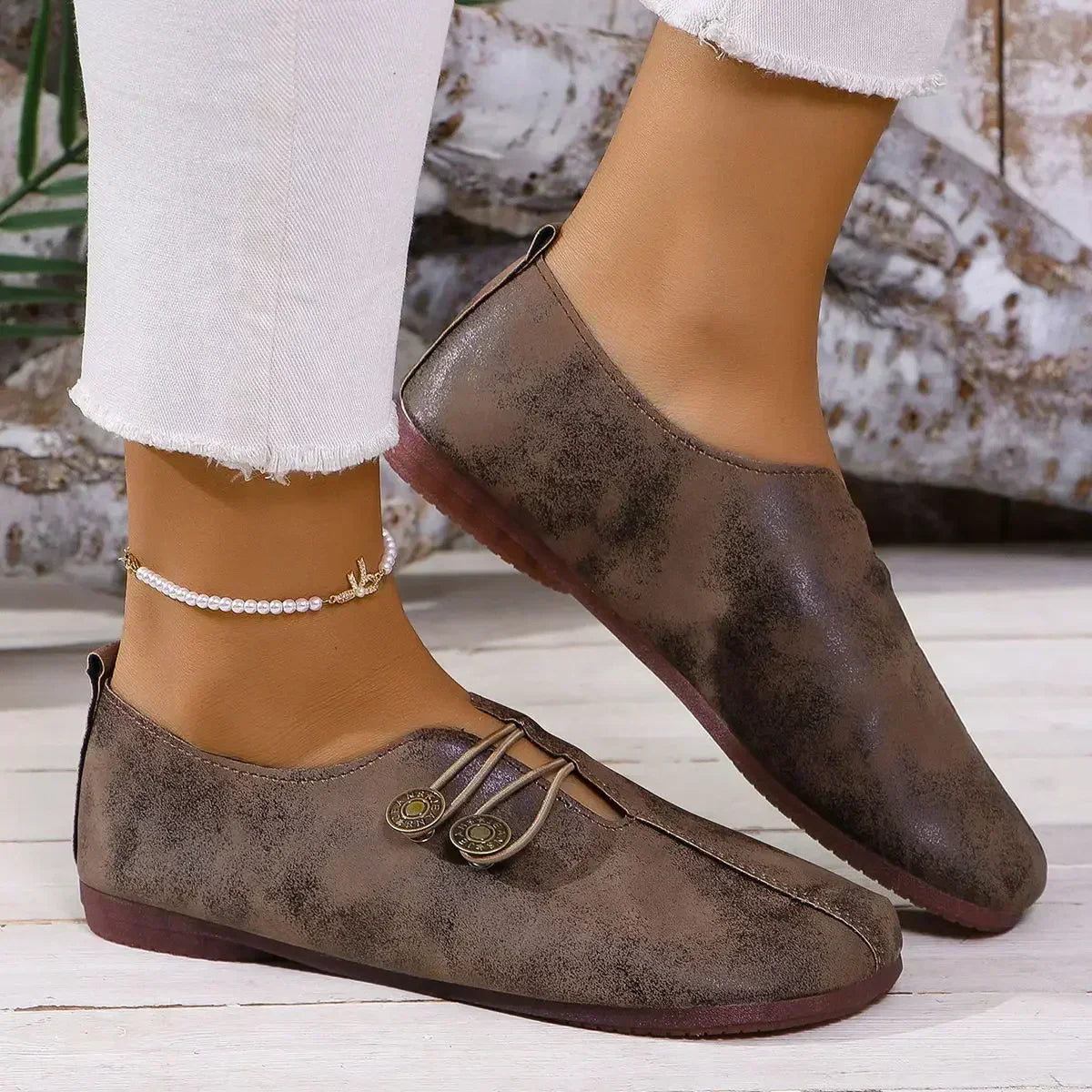 Mocassins Boutonnés En Daim Pour Femme